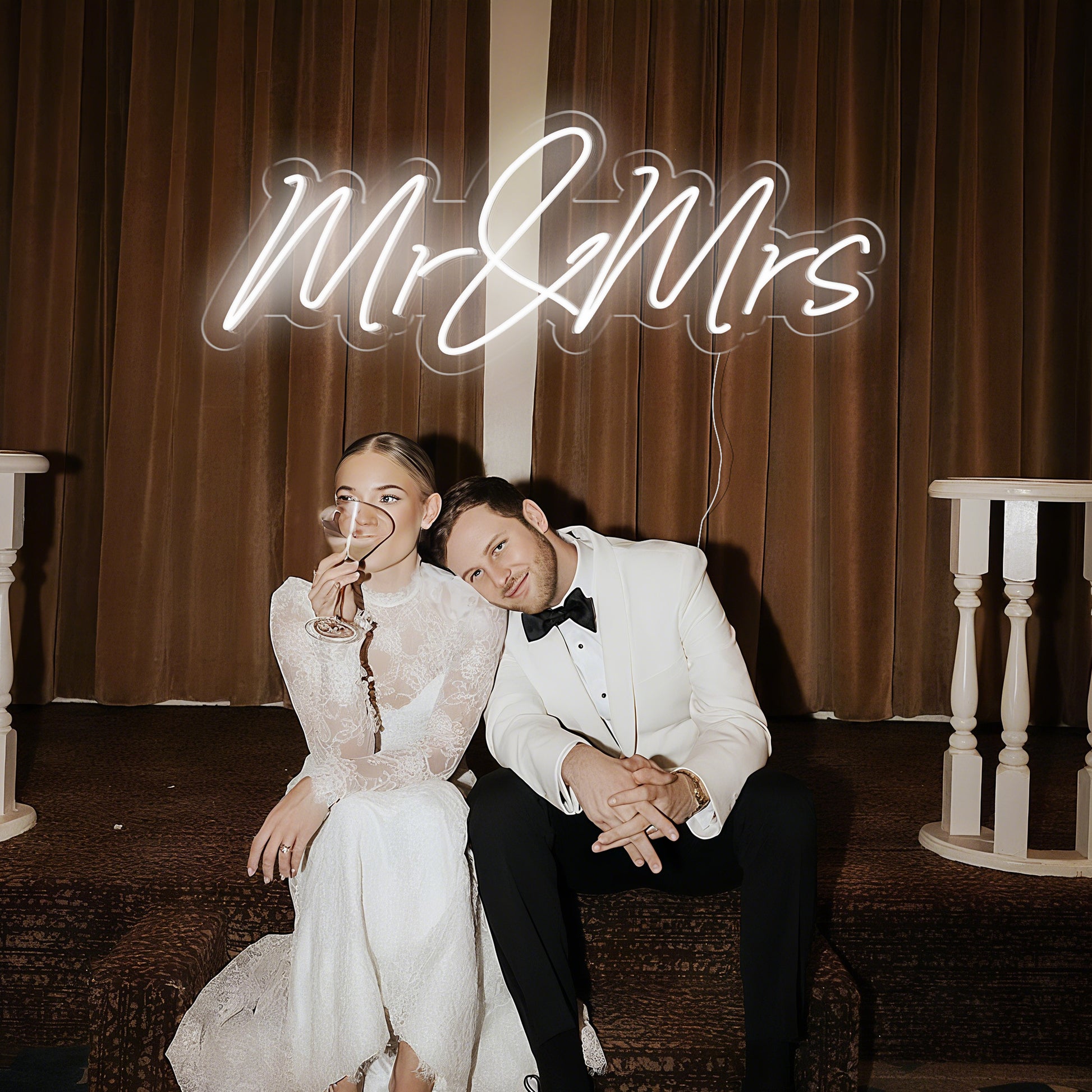 Mr&Mrs Neon Sign for Wedding Decor Anniversary Gift Romantic Home Accent